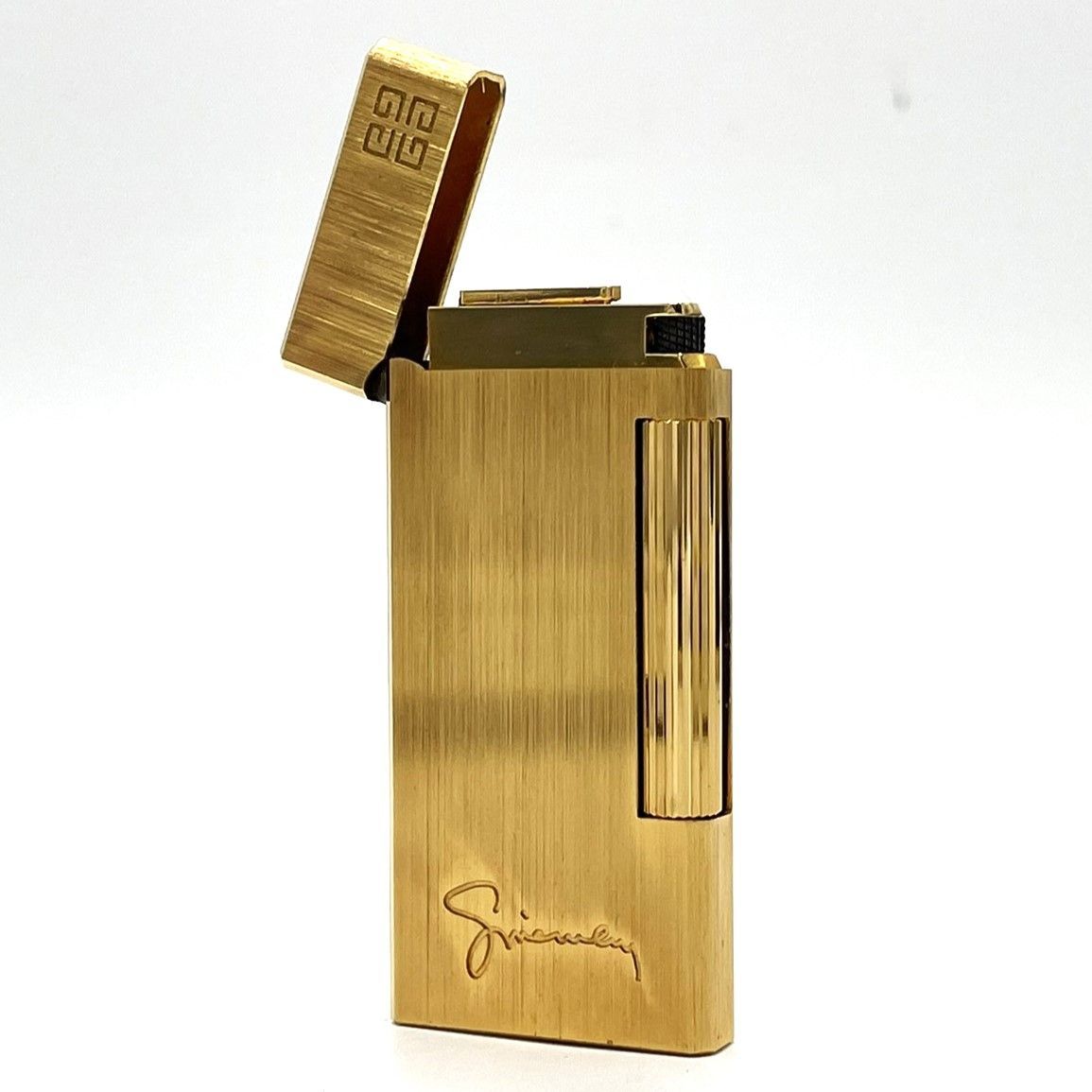 GIVENCHY - ジバンシィ ガスライター ローラー式 喫煙具 ロゴ シルバーカラー 9000 GIVENCHY ジバンシィ ローラー ガスライター/約6.5×3×0.7cm/喫煙