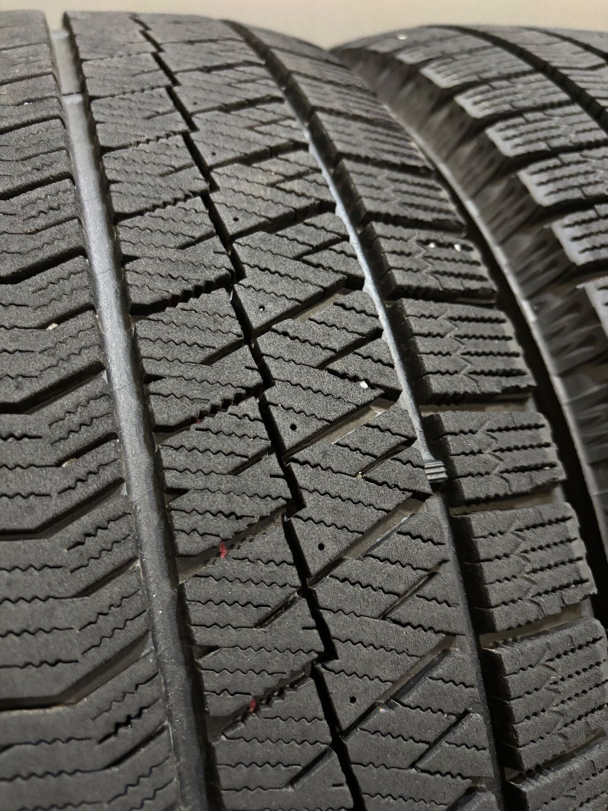 中古スタッドレス215/55R17ブリヂストン　カムリ　オデッセイ、ヴェゼルなど 中古スタッドレス215/55R17ブリヂストン カムリ オデッセイ