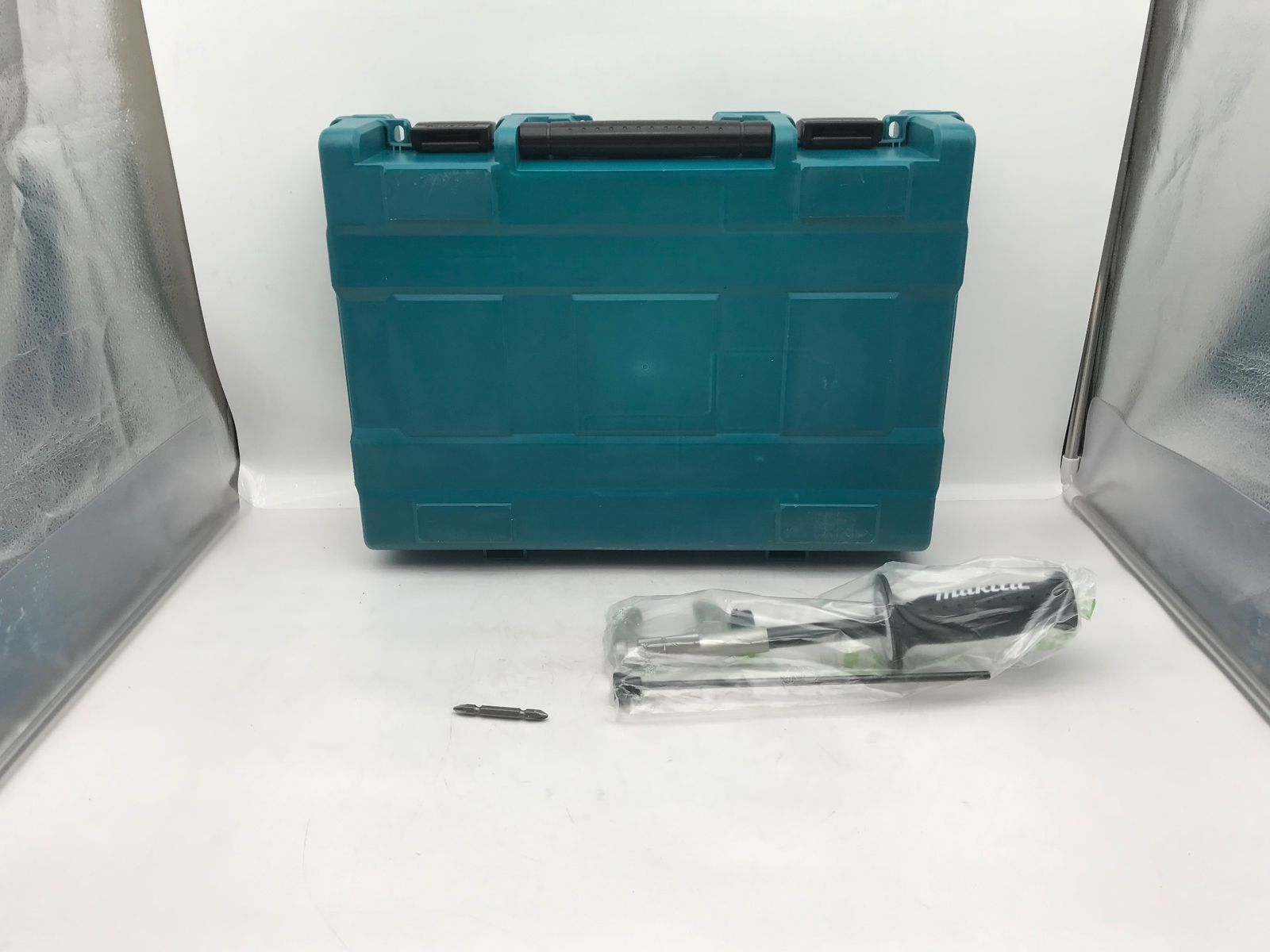 18V充電式震動ドライバドリル 本体のみ