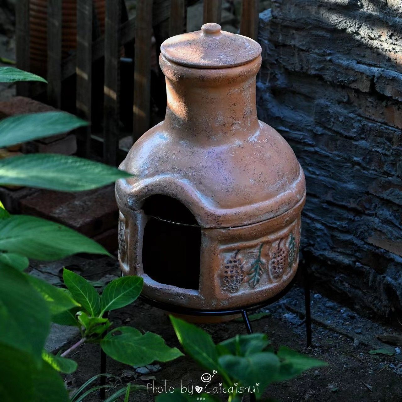 有田焼 鍋島 青磁香炉 弥右ェ門造 牡丹陽刻図 獅子蓋 三足 江戸時代