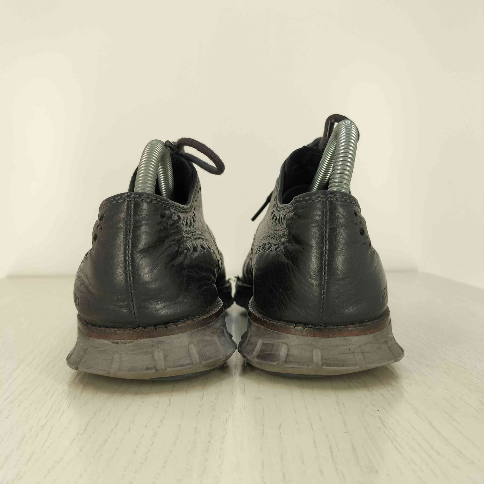 美品　コールハーン　COLE HAAN（7W）レザースニーカー　ウィングチップ 美品 コールハーン COLE HAAN（7W）レザースニーカー ウィングチップ