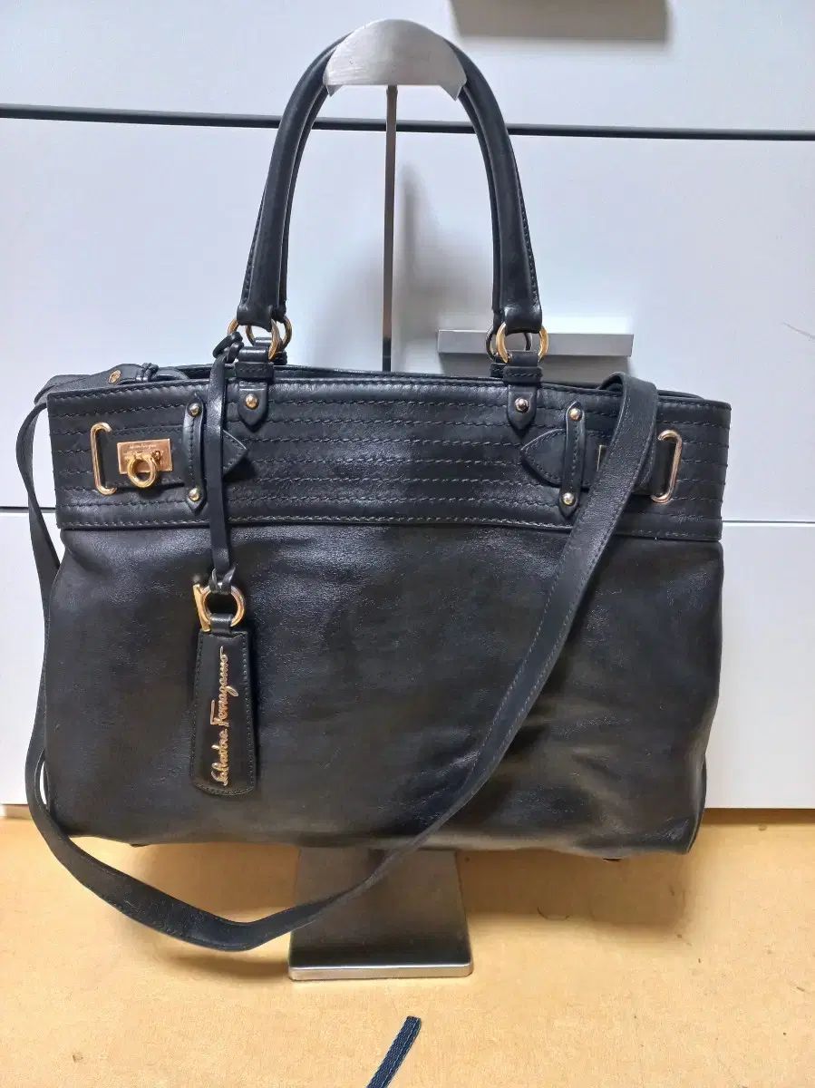 Ferragamo フェラガモ ガンチーニ トートバッグ 兼 クロスバッグ