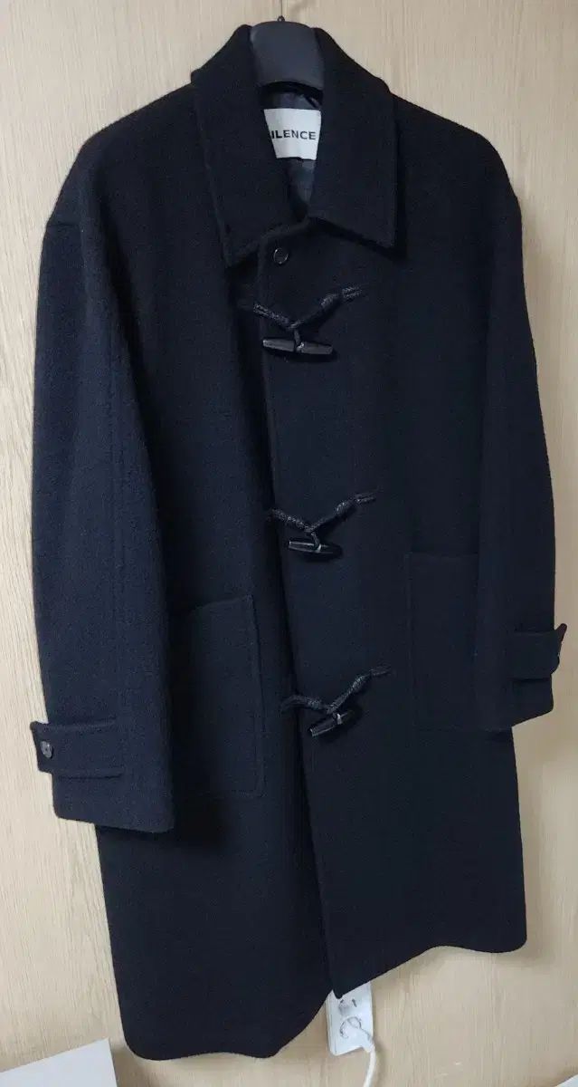 着用画像 INSILENCE インサイレンス ソフト コージー ダッフル コート ブラック