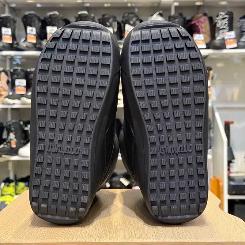 OUTLET 24-25
