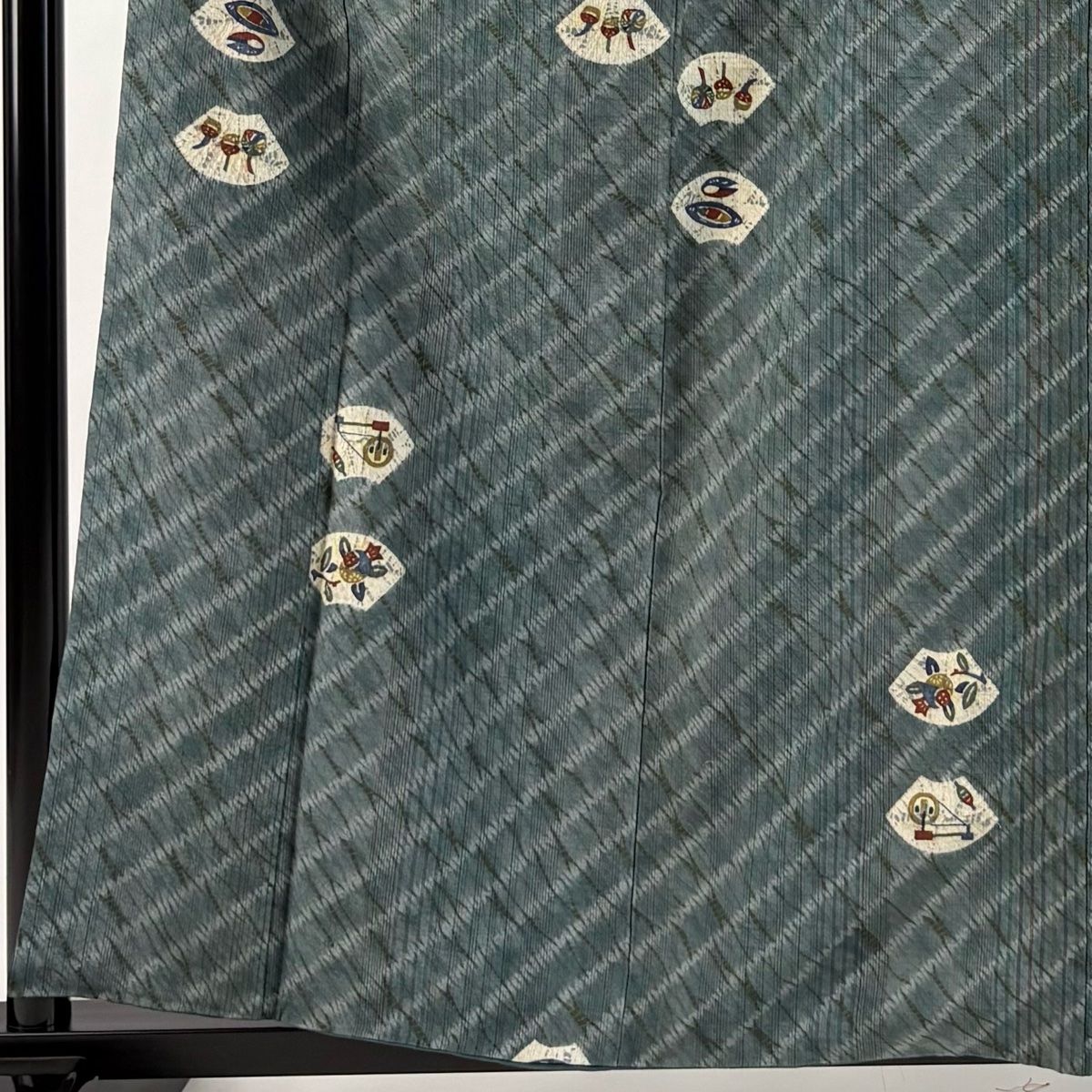 小紋 身丈159cm 裄丈64cm M 袷 紬地 扇面 糸巻き 灰緑 正絹