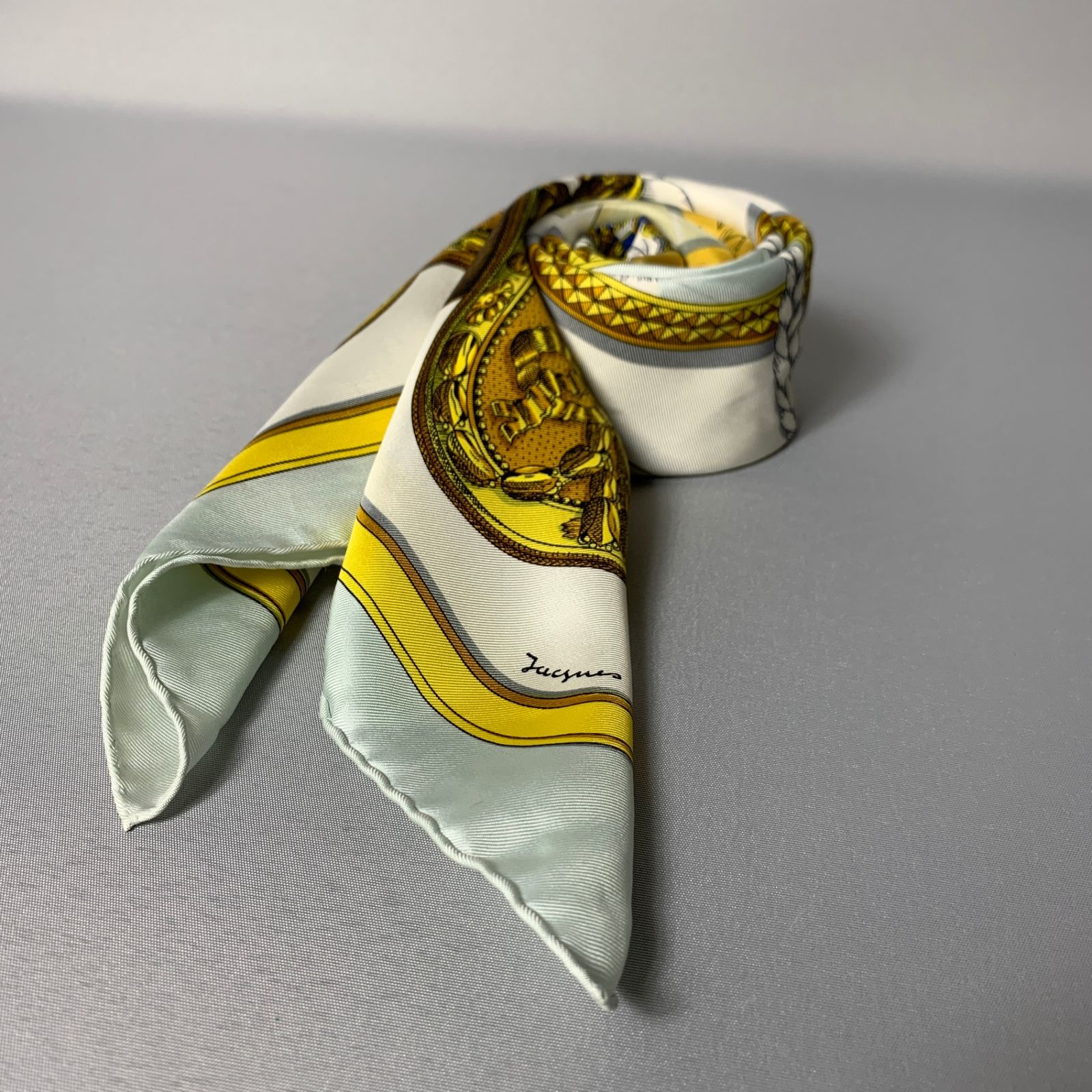 買いオンライン HERMES スカーフ カレ90 グランアパラ盛装の馬 【公式