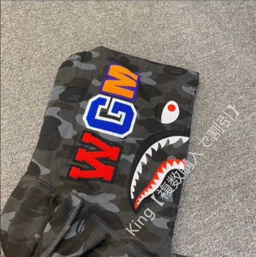 A BATHING APE アベイシングエイプ 長袖 Sharkシャークパーカー 男女兼用 グレー