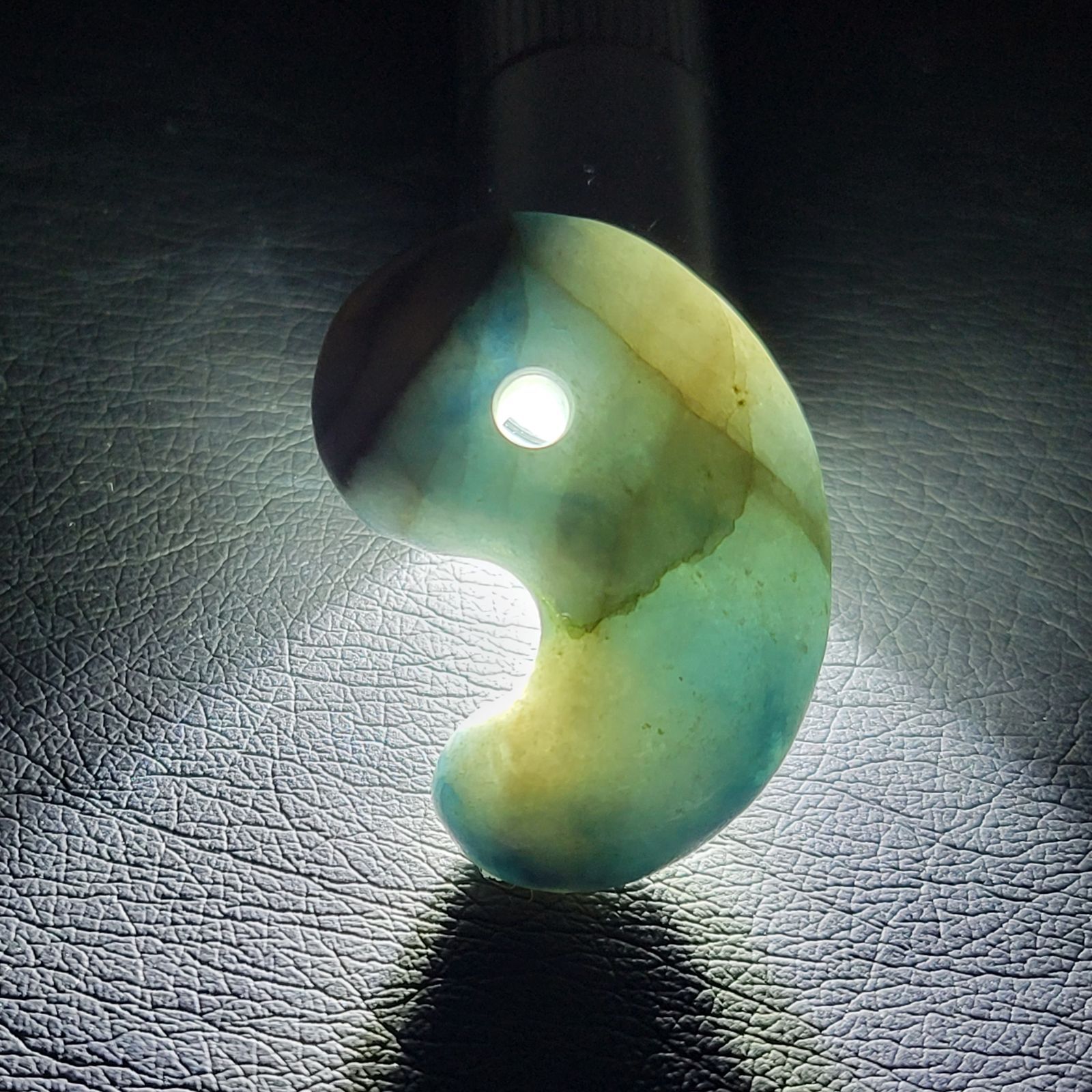 入コン沢勾玉:糸魚川翡翠 ms-MT0032 勾玉青