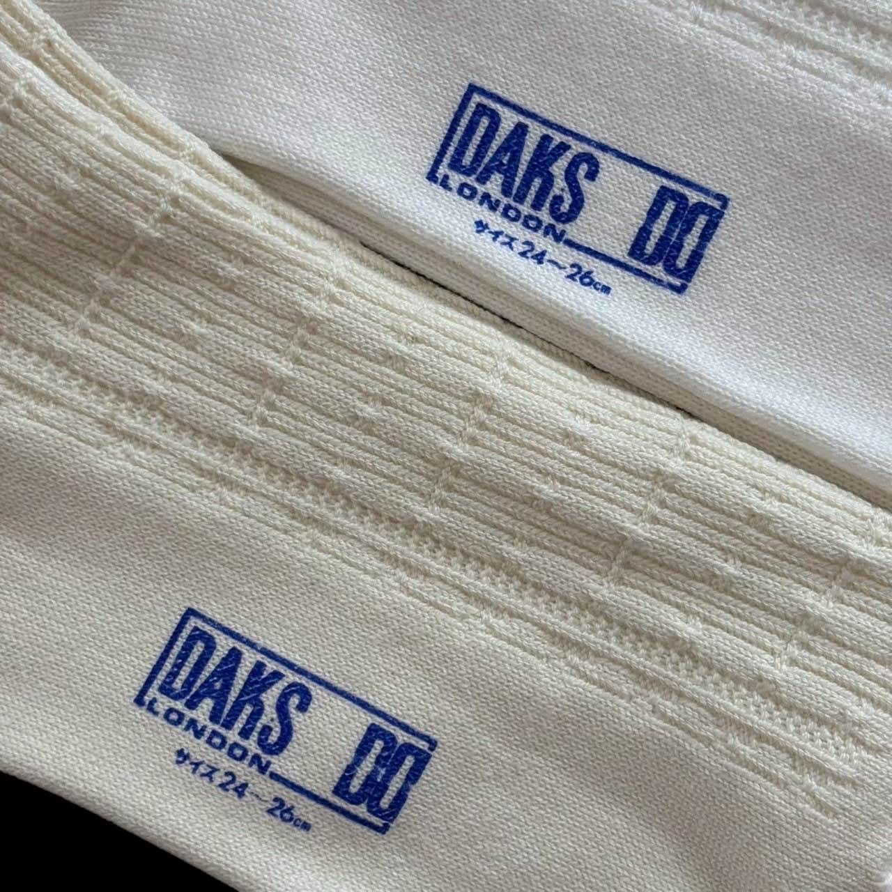 DAKS