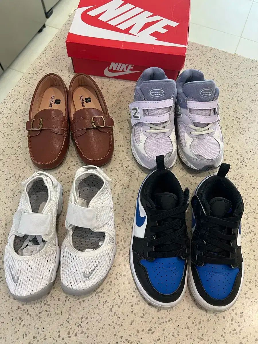 靴 170 -靴 180 エアリフト ジョーダン New Balance ニューバランス 2002r