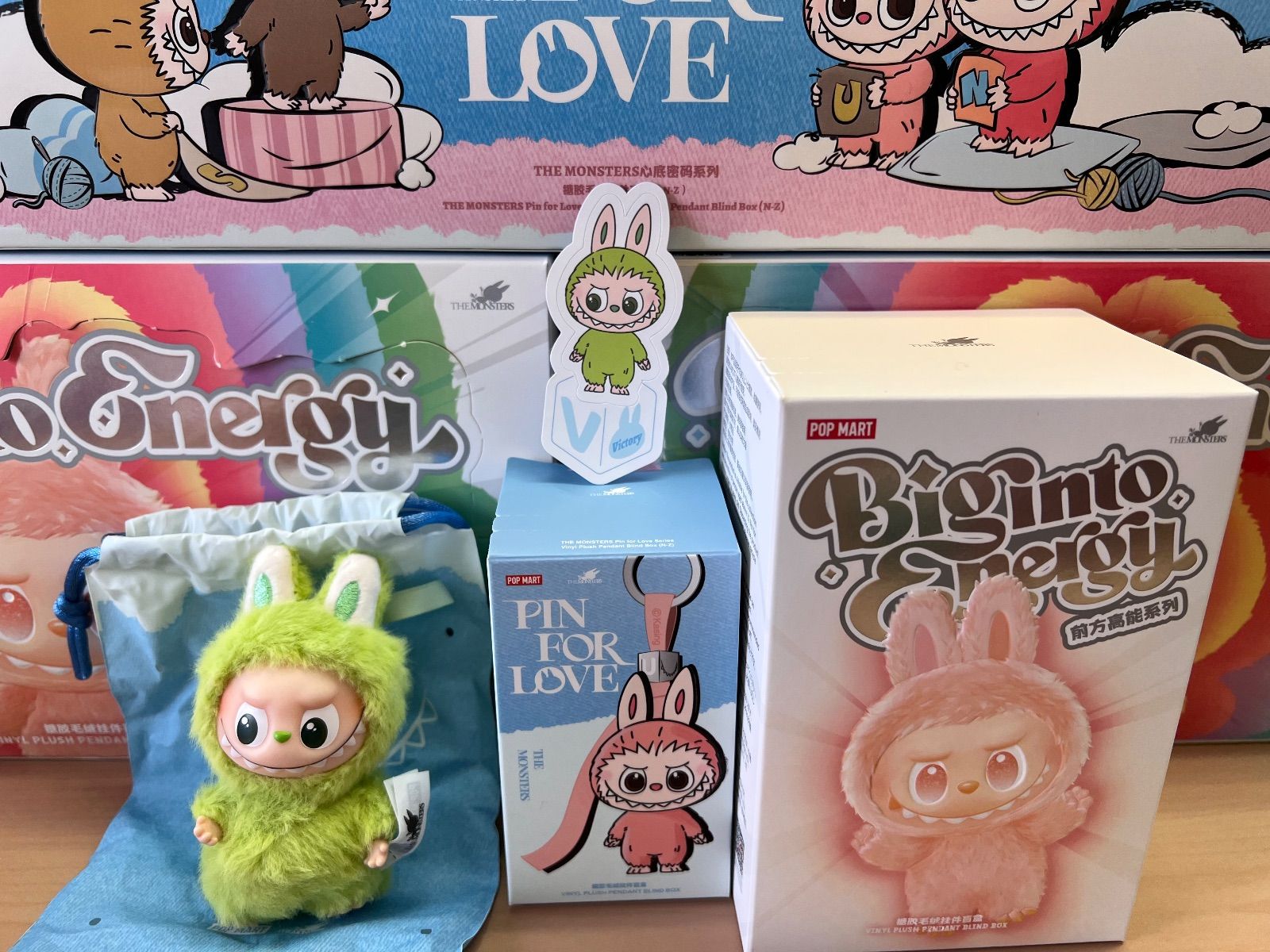 ⭐️【正規品・新品未使用】イニシャル［V］ POP MART ラブブ LABUBU