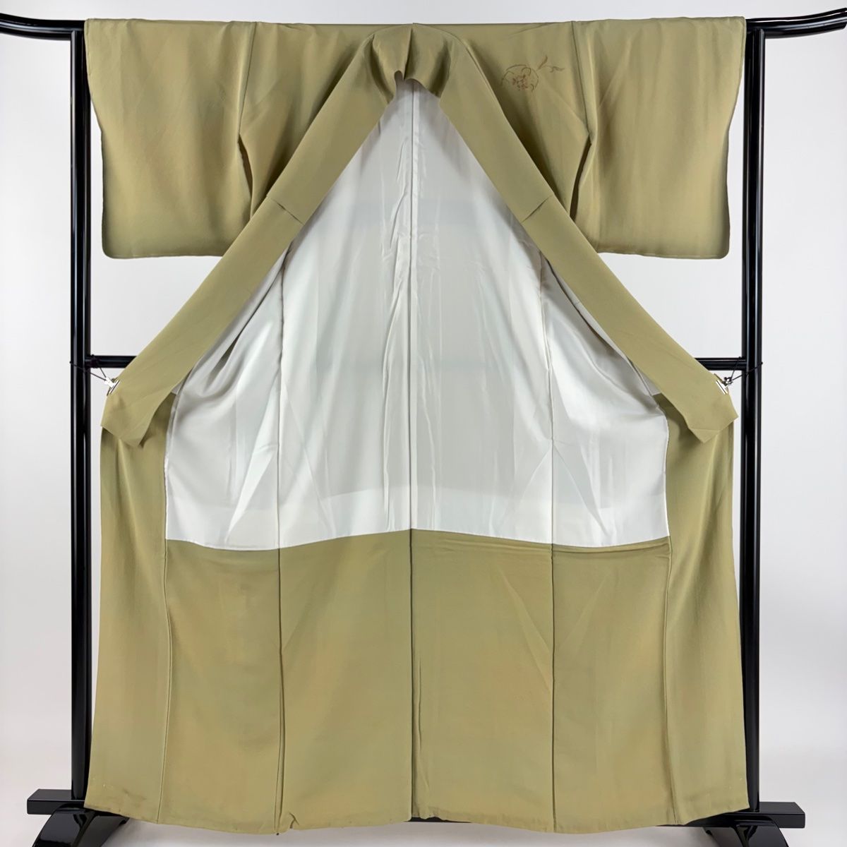 灰白 綴れ織に総手刺繍 正絹 袋帯 砂子 宮廷 御所車 浮舟 未使用 極美品 灰白 綴れ織に総手刺繍 正絹 袋帯 砂子 宮廷 御所車 浮舟 未使用