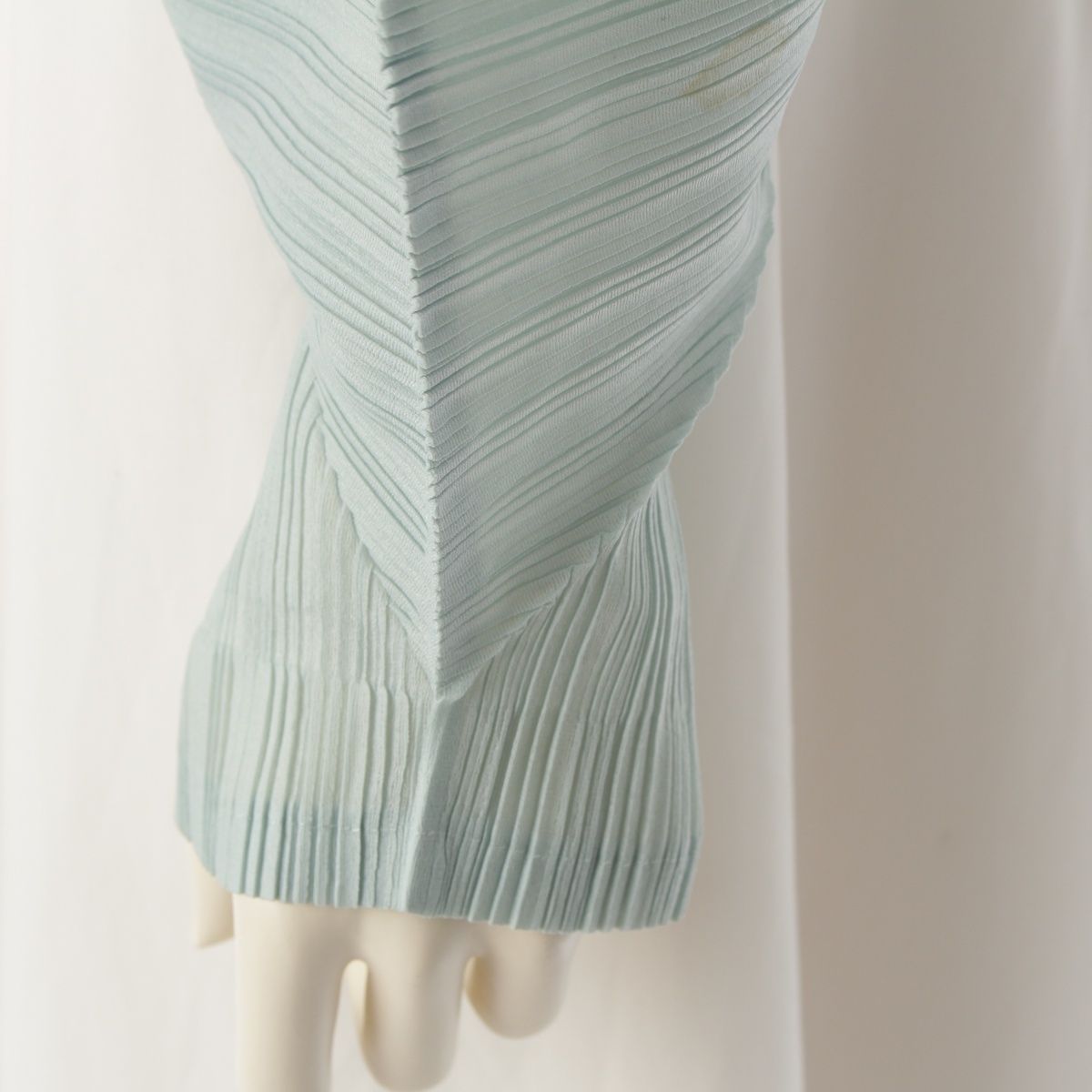イッセイミヤケボトルネックトップス☆ PLEATS PLEASE プリーツプリーズ イッセイミヤケ PP43-JK604
