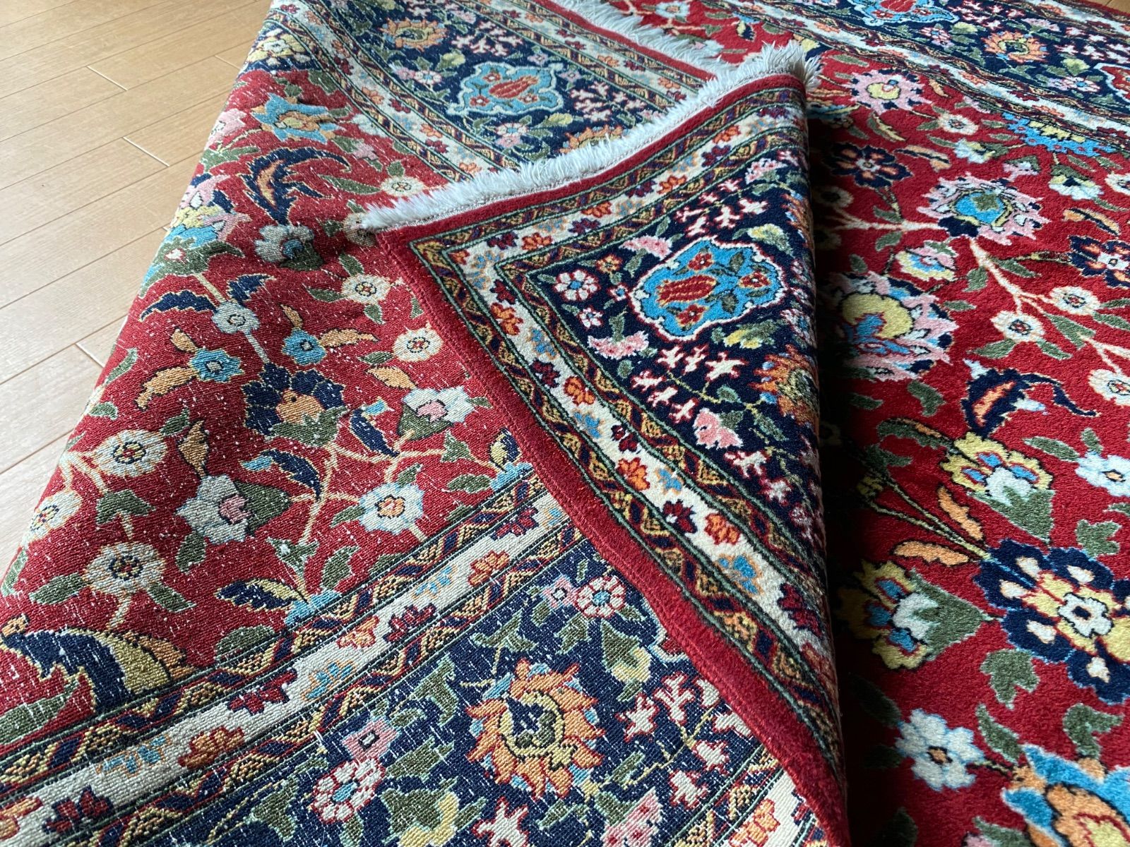 世界一のトルコ絨毯!へレケ な掘り出し物ヴィンテージ1㎝に7目の細かさ新古品の手織へレケ絨毯見事なイズニック柄169×260