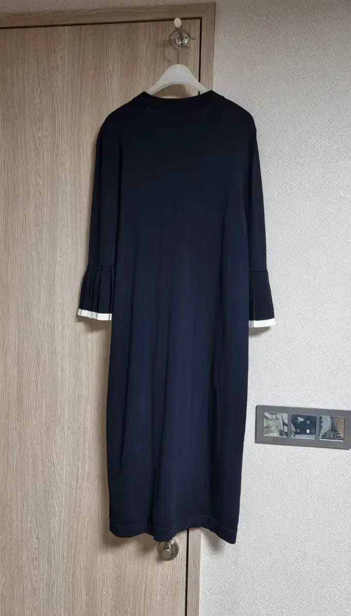 コス ネイビー