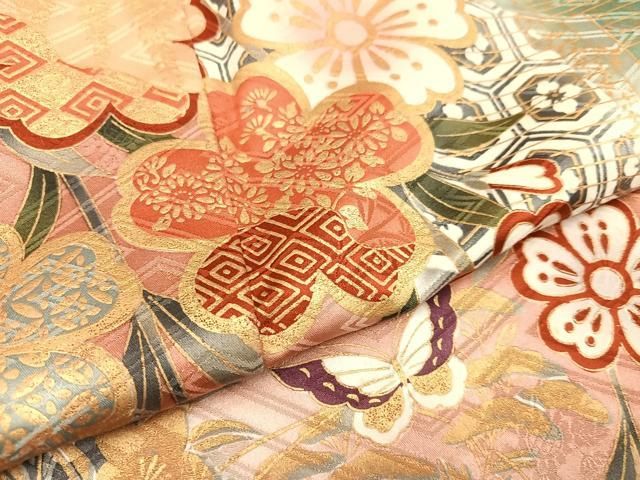 豪華振袖 亀甲花蝶文