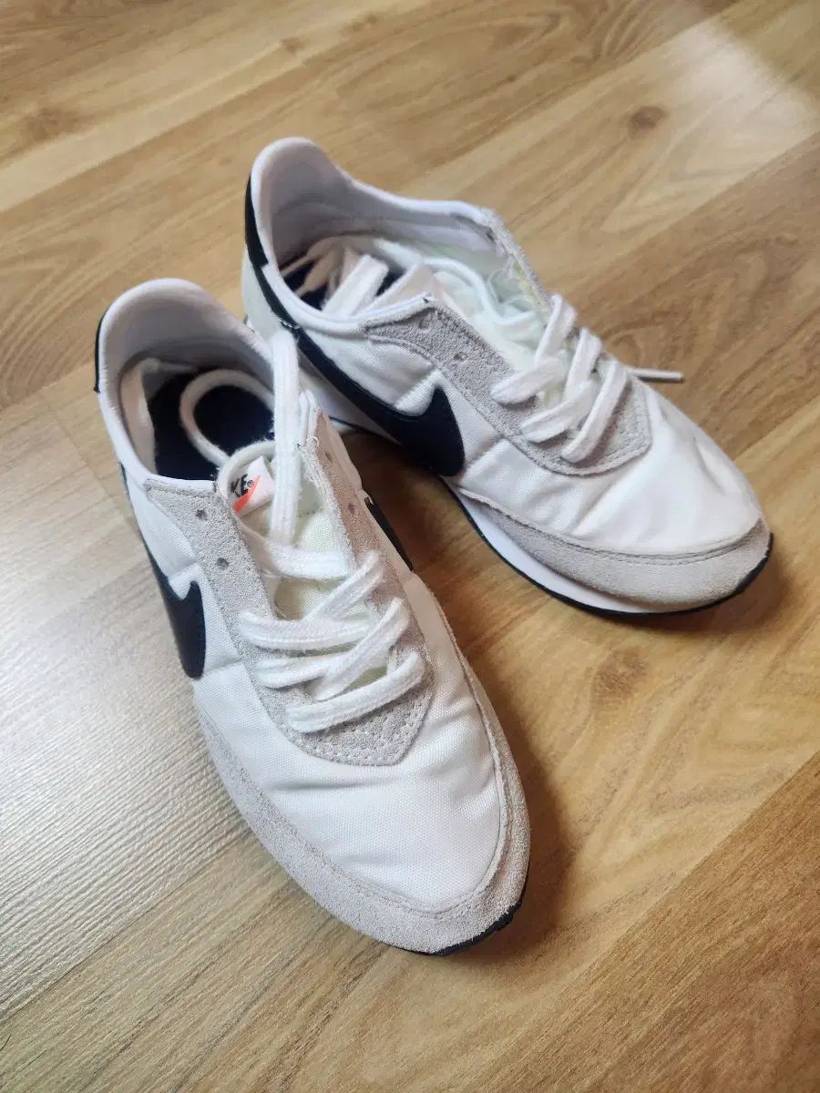 NIKE ナイキ