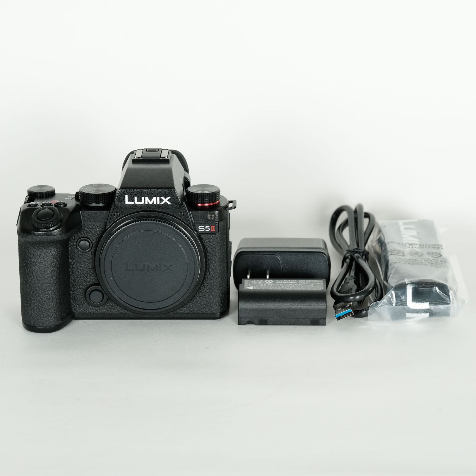 パシフィックファニチャー購入ALUTECアルミコンテナ 30Lカメラ収納など