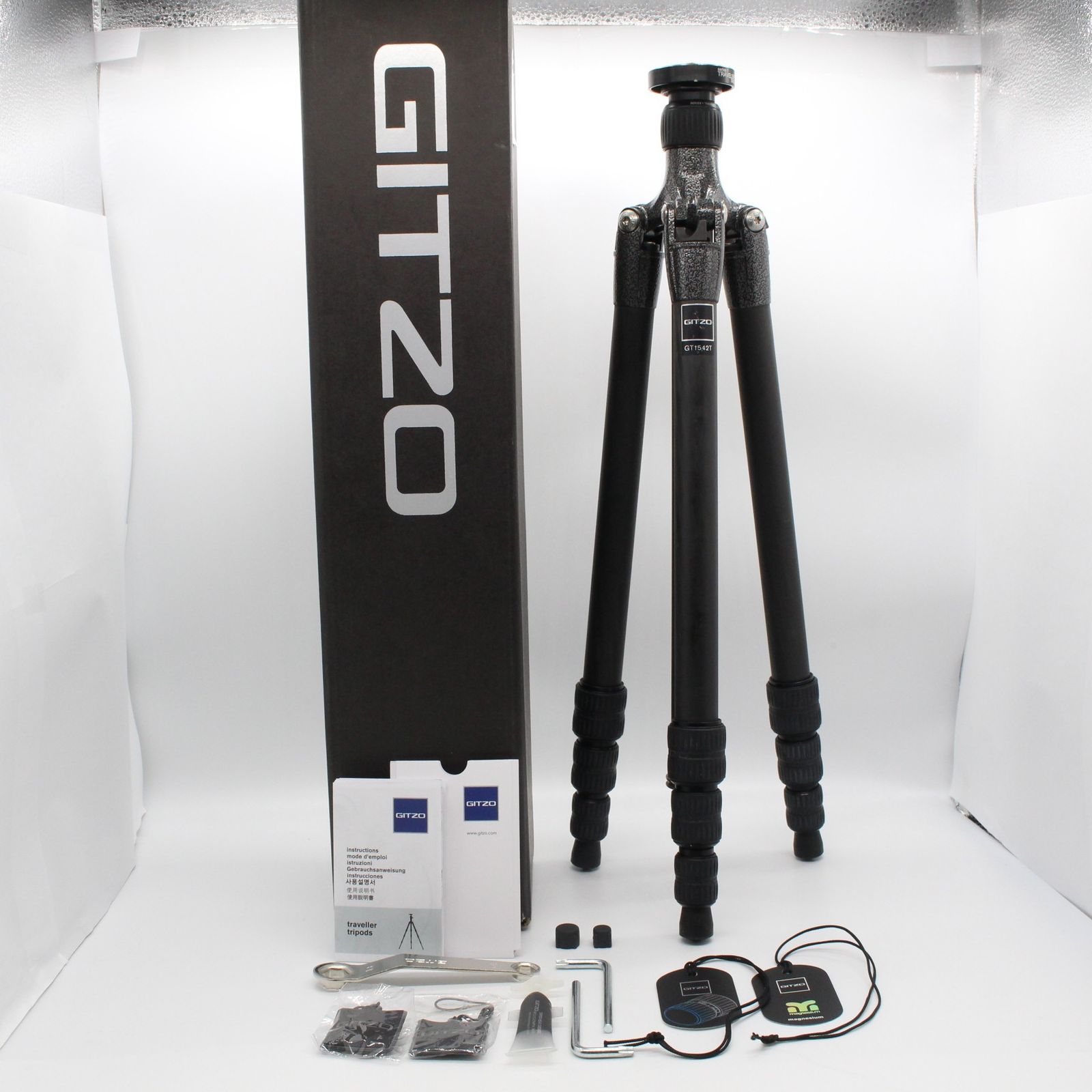 GITZO トラベラーカーボン三脚1型4段 GT 1542 T