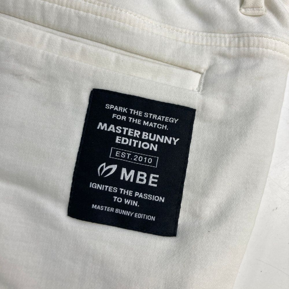 サイズ：6 MASTER BUNNY EDITION マスターバニーエディション 2024年モデル 裏メッシュ ナイロン ジップベスト  ホワイト系 [240101439722] ゴルフウェア メンズ ストスト サイズ：6 MASTER BUNNY EDITION マスターバニーエディション