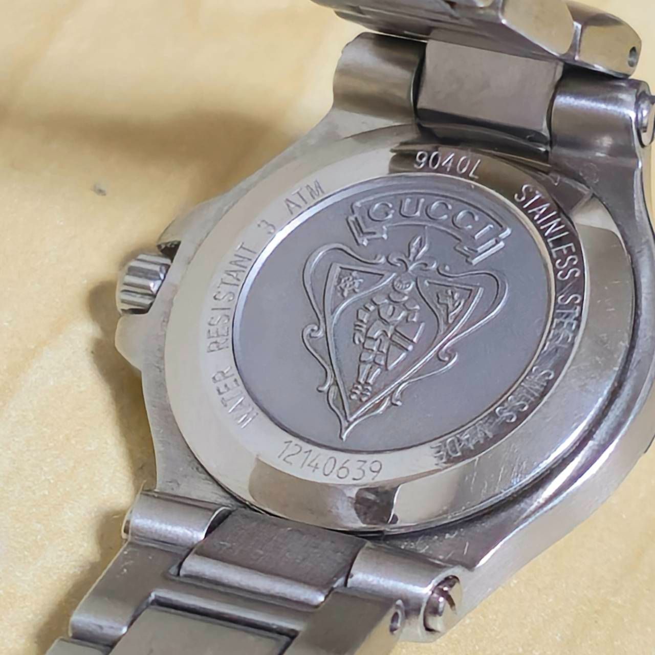 グッチ 9040L ステンレス シルバー文字盤 クォーツ 稼働品 電池