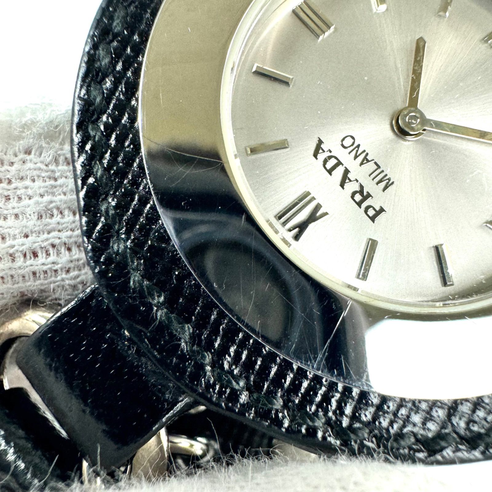 希少】プラダ PRADA 1ARA79 サフィアーノ クォーツ ラウンド 革