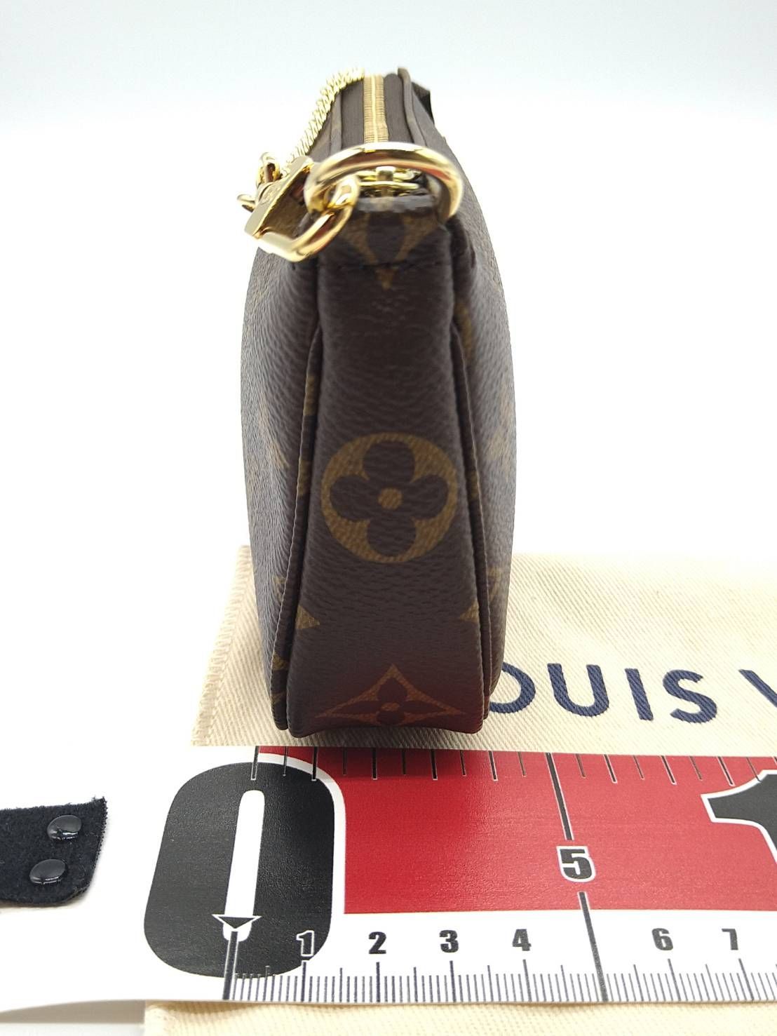 Louis Vuitton モノグラムポシェットアクセソワールポーチストラップ付 Louis Vuitton モノグラムポシェットアクセソワールポーチストラップ付