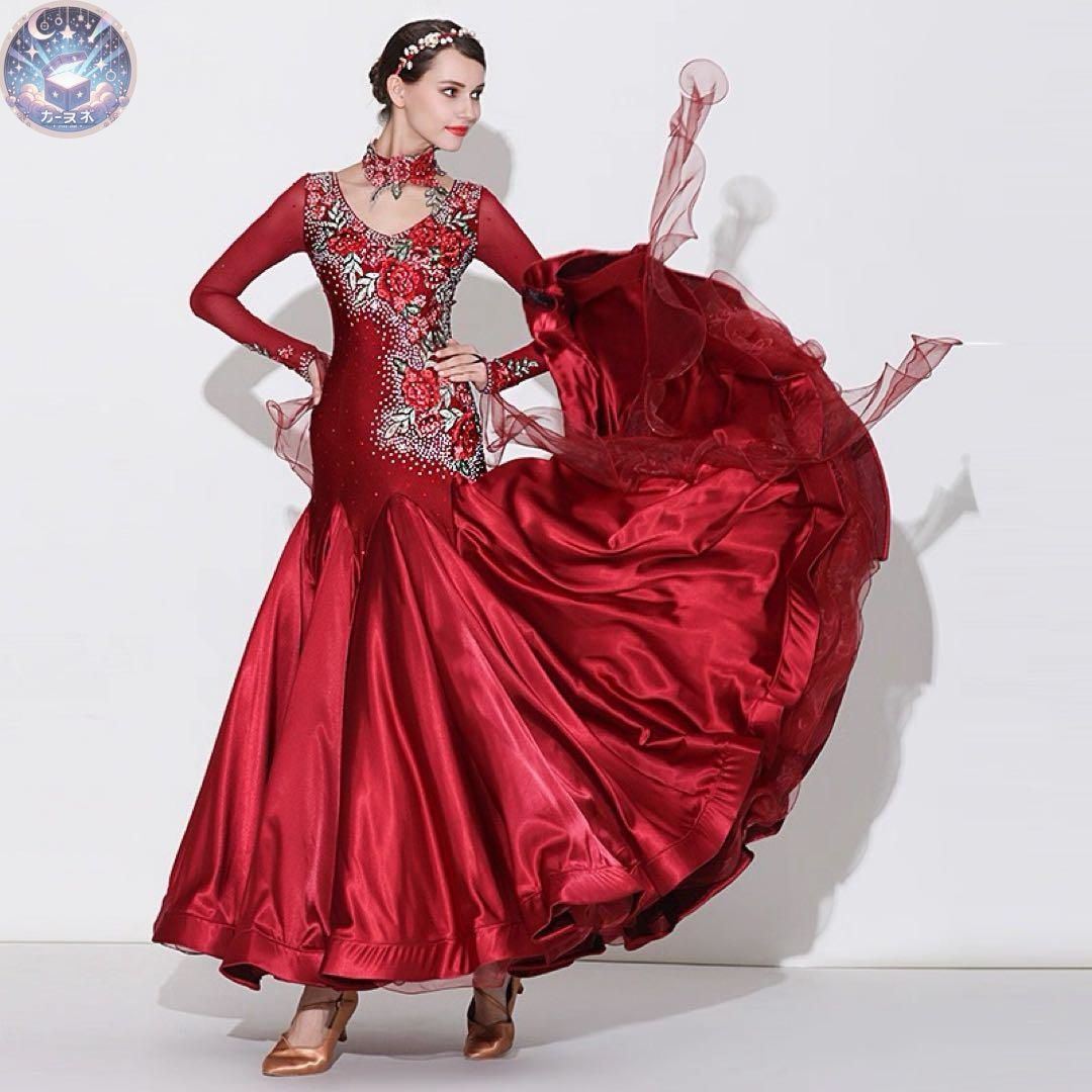 ♥ 豪華さ溢れるスタンダードドレス 競技会やデモ 発表会でも注目の的に
