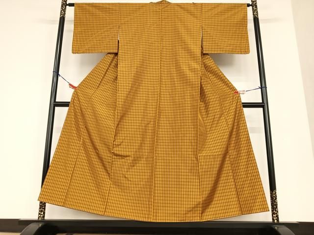 平和屋着物○本場黄八丈 平織 紬 格子 三越扱い 正絹 逸品 未使用  