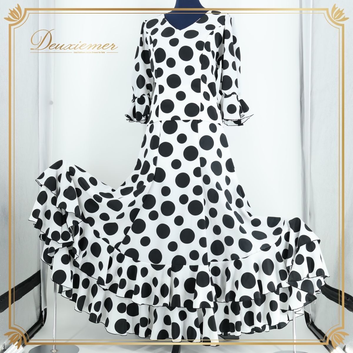 【美品 フラメンコ衣装】ホワイト×ドット柄 上下セット セットアップ ツーピース フラメンコ衣装】ホワイト 上下セット ツーピース セットアップ