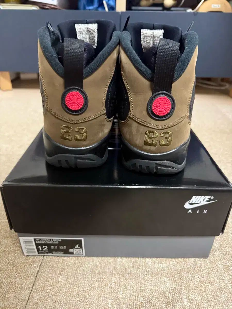 NIKE ナイキ ジョーダン 9 レトロ オリーブ 300 バスケットボール用品 シューズ(男性用) 