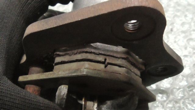 バリオス ZR250A-061xxx の リアキャリパー 1759890931