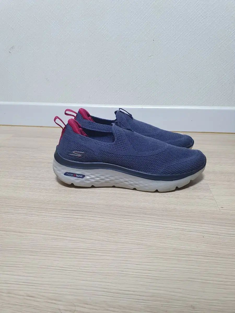 【雷市場（ポンジャン）商品韓国直送】SKECHERS(スケッチャーズ) スニーカー サイズ 270