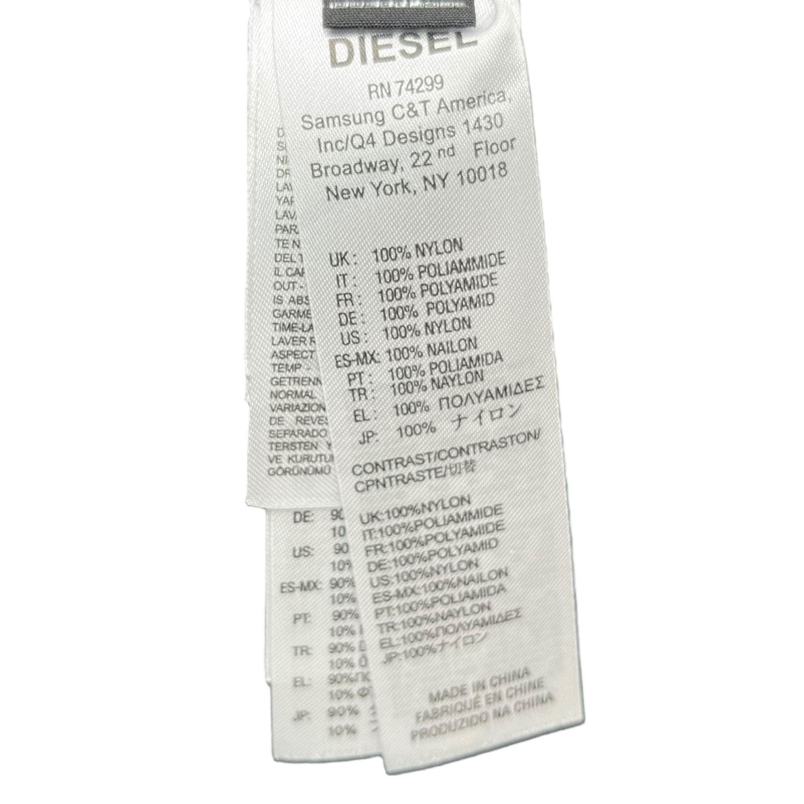 DIESEL ディーゼル　希少デザイン　デカロゴ　ワッペン　ダウンジャケット DIESEL(ディーゼル) Logo patch down jacket ロゴ ワッペン