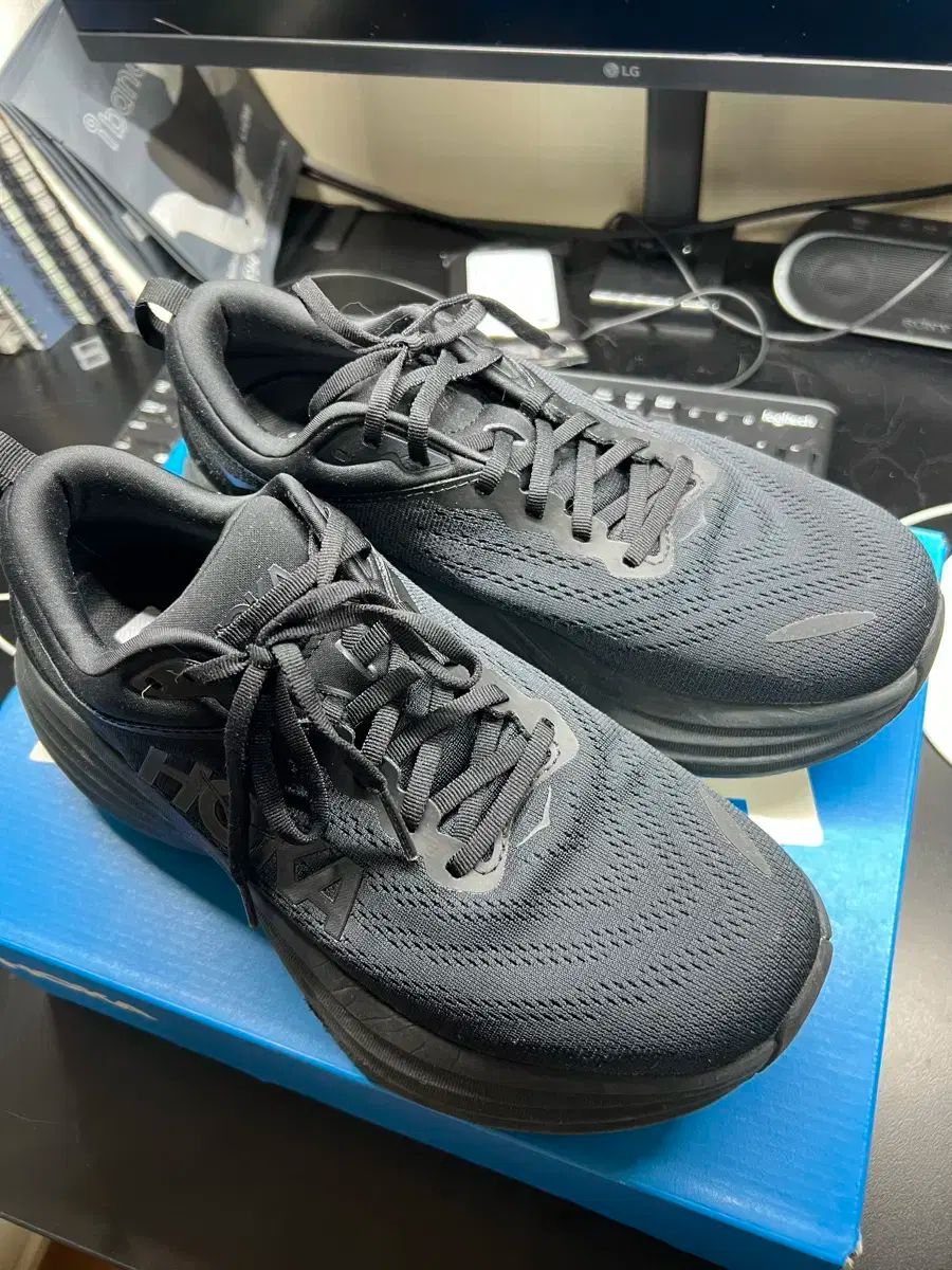 【雷市場（ポンジャン）商品韓国直送】 265 HOKA ONE ONE(ホカオネオネ) ボンダイ 8 黒 ワイド