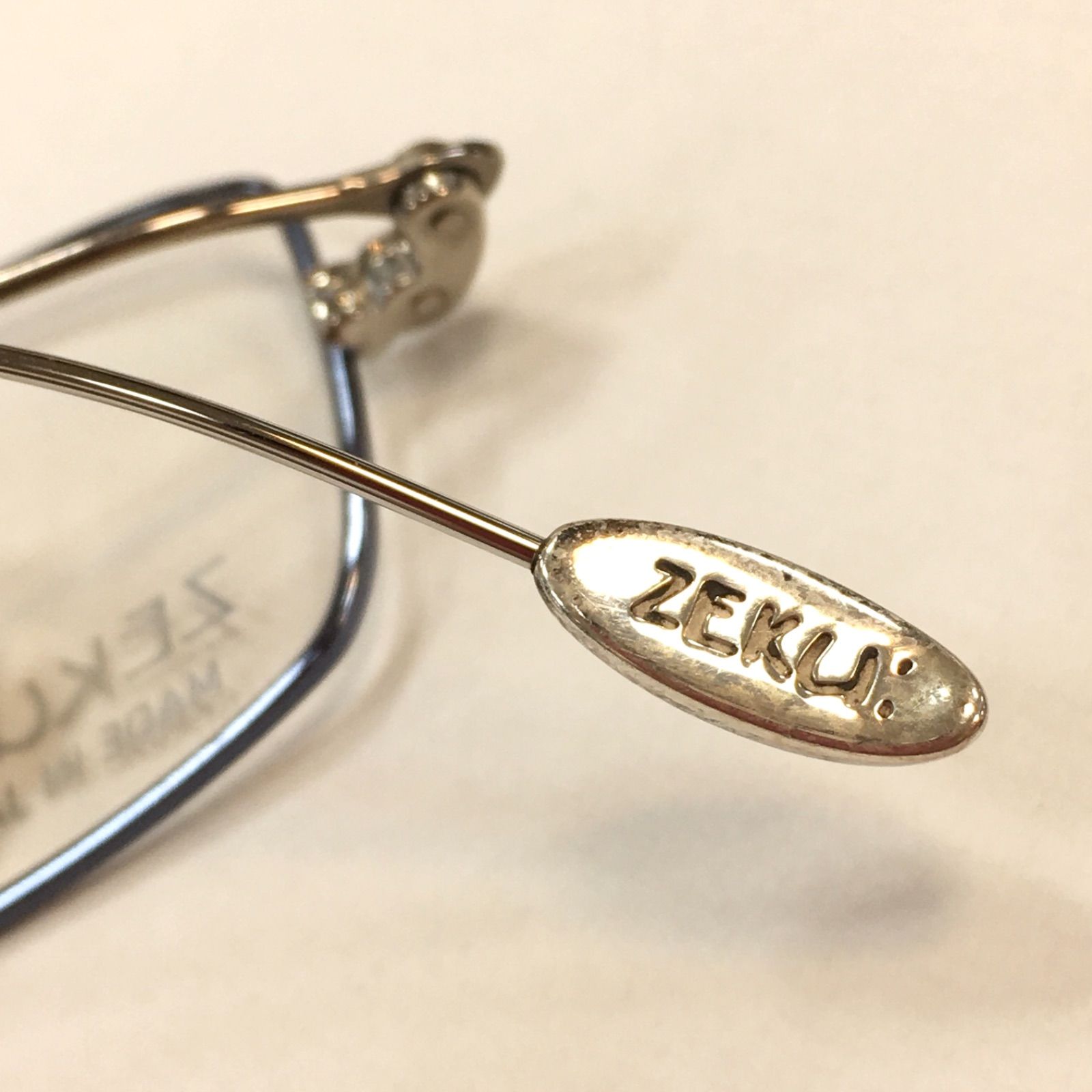 鯖江眼鏡職人手づくり 超軽量11.6g 柔らかフレーム チタンとシルバー  