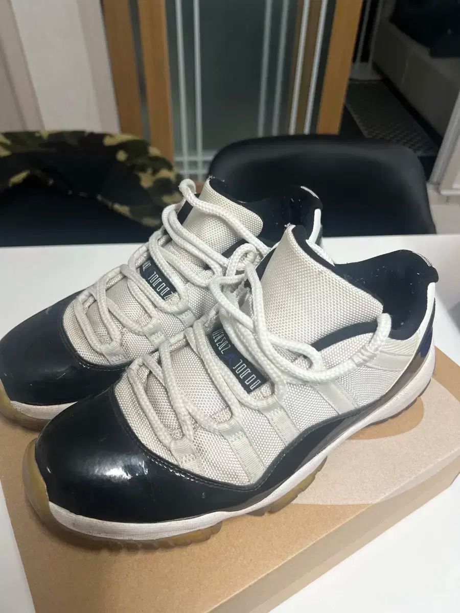 ジョーダン 11 コンコルド ロー