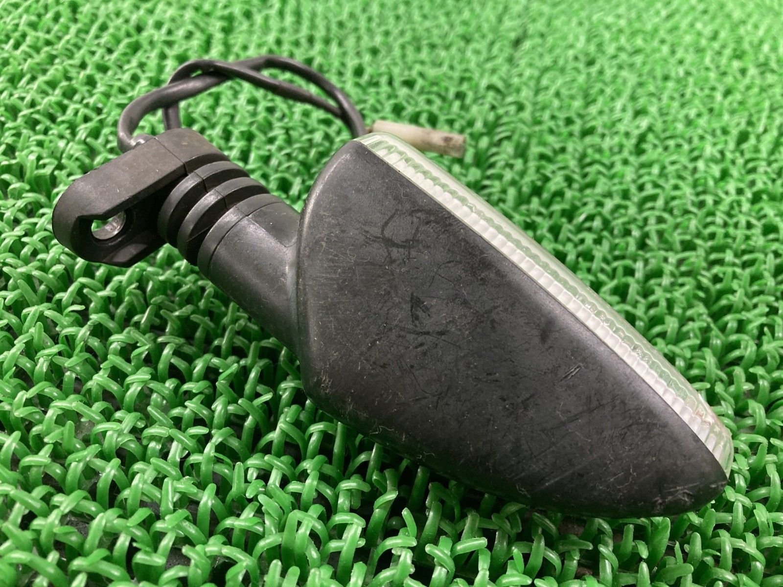 デイトナ675 フロントウインカー 右 002495 トライアンフ TRIUMPH 純正 トライアンフ ストリートトリプル 割れ欠け無し hG