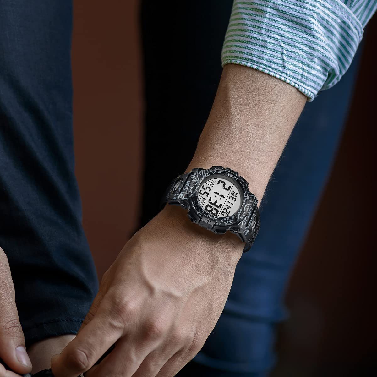 取扱説明書付き アウトドア おしゃれ スポーツウォッチ デジタル腕時計 防水腕時計 付き LED表示 アラーム 曜日 日付 50メートル防水 デジタル メンズ 腕時計