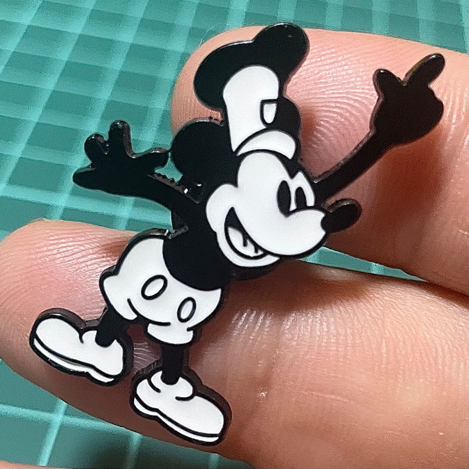 425 ピンバッジ 初代 ミッキーマウス モノクロ アンティーク ブローチ