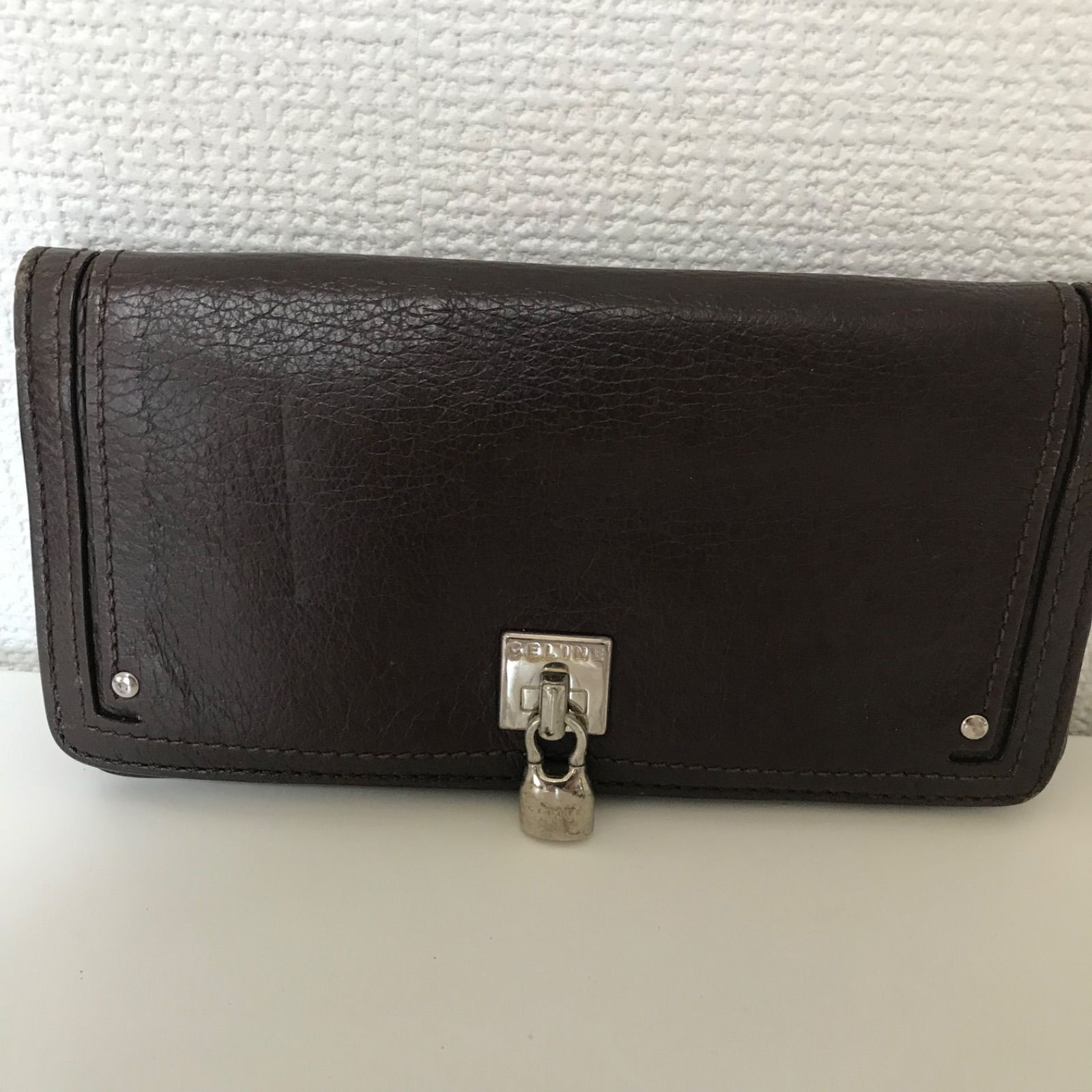CELINE 長財布 カデナ チャーム付 コインケース有