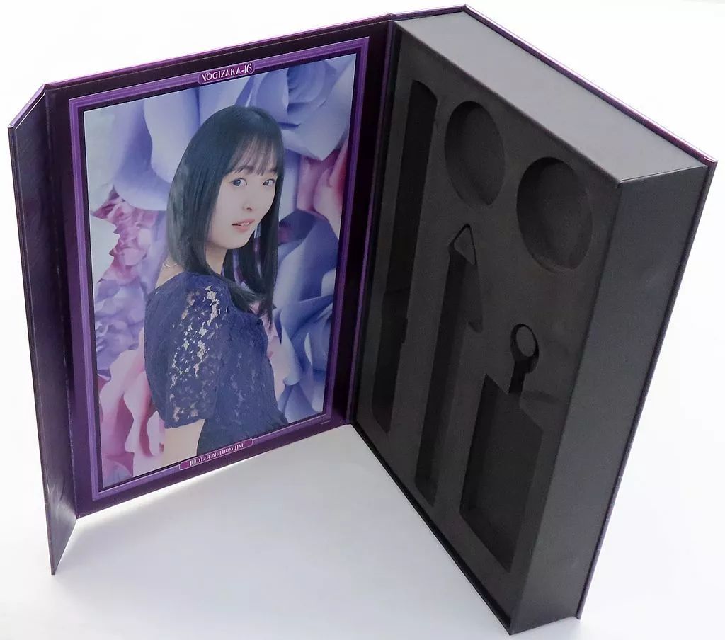 乃木坂46 遠藤さくら 個別メモリアルケース 9th YEAR BIRTHDAY 乃木坂46 OFFICIAL WEB SHOP | 乃木坂46 グッズ通販サイト