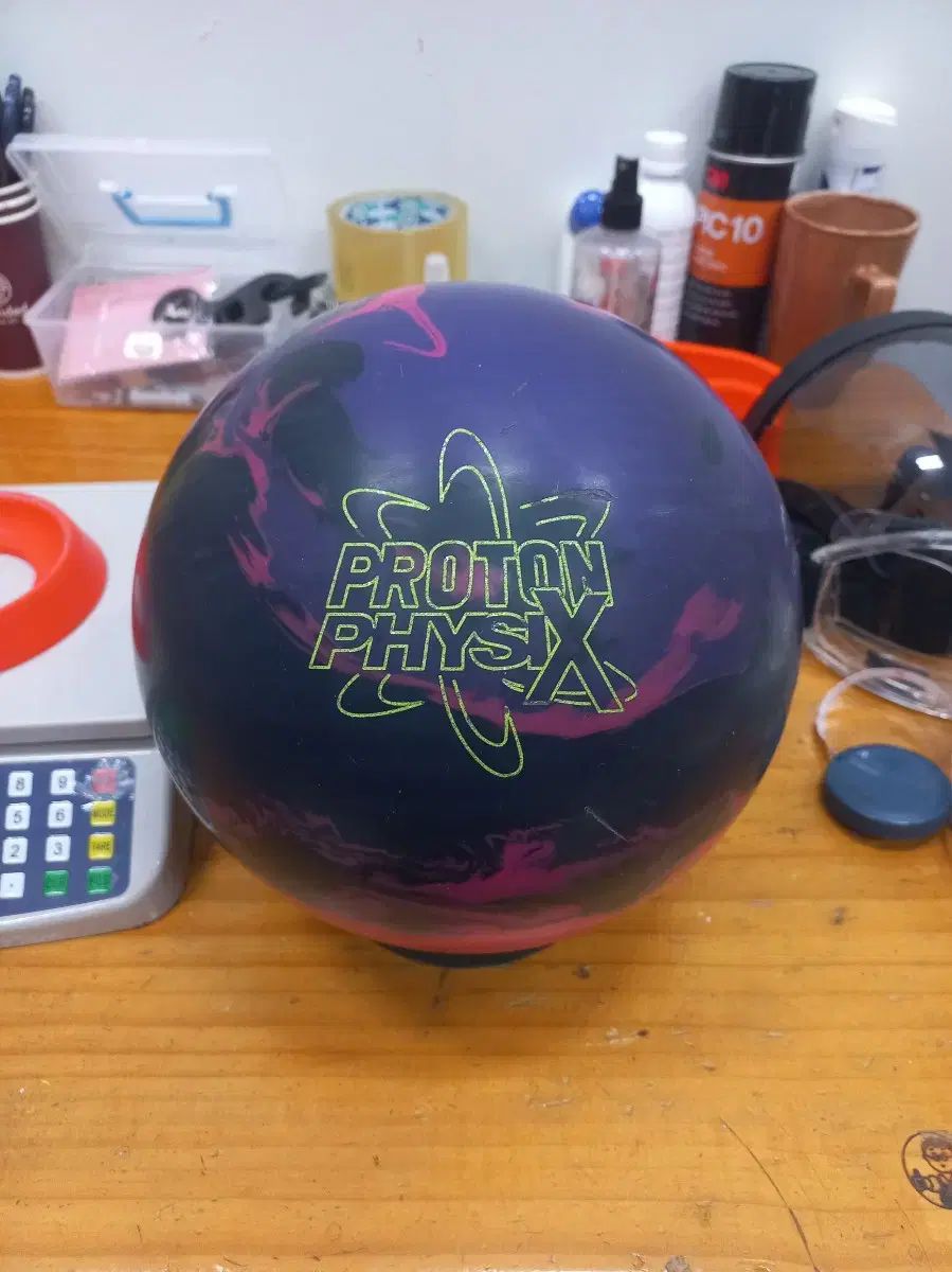 ボーリングボール 14p ツーフィンガー プロトン フィジーク