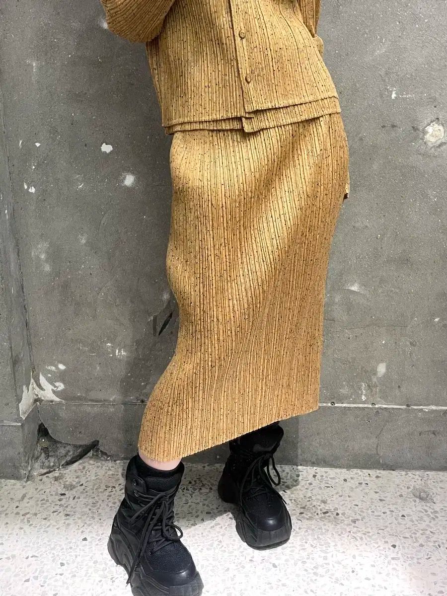 PLEATS PLEASE ISSEY MIYAKE(ロングスカート)のフリマアイテム PLEATS PLEASE ISSEY MIYAKE(ロングスカート)のフリマアイテム