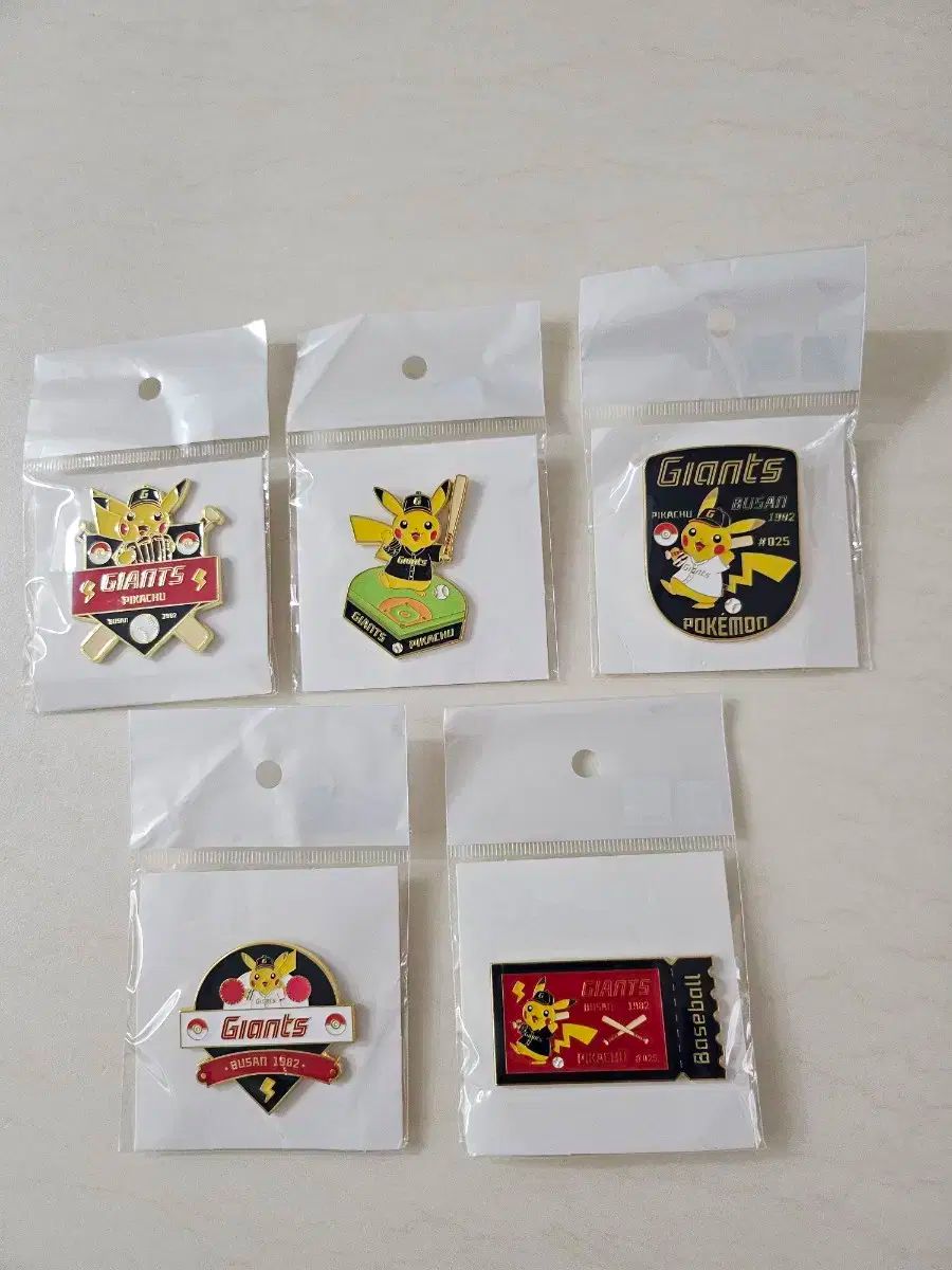 ロッテ ジャイアンツ*ポケモン ピカチュウ メタルバッジ 5 種