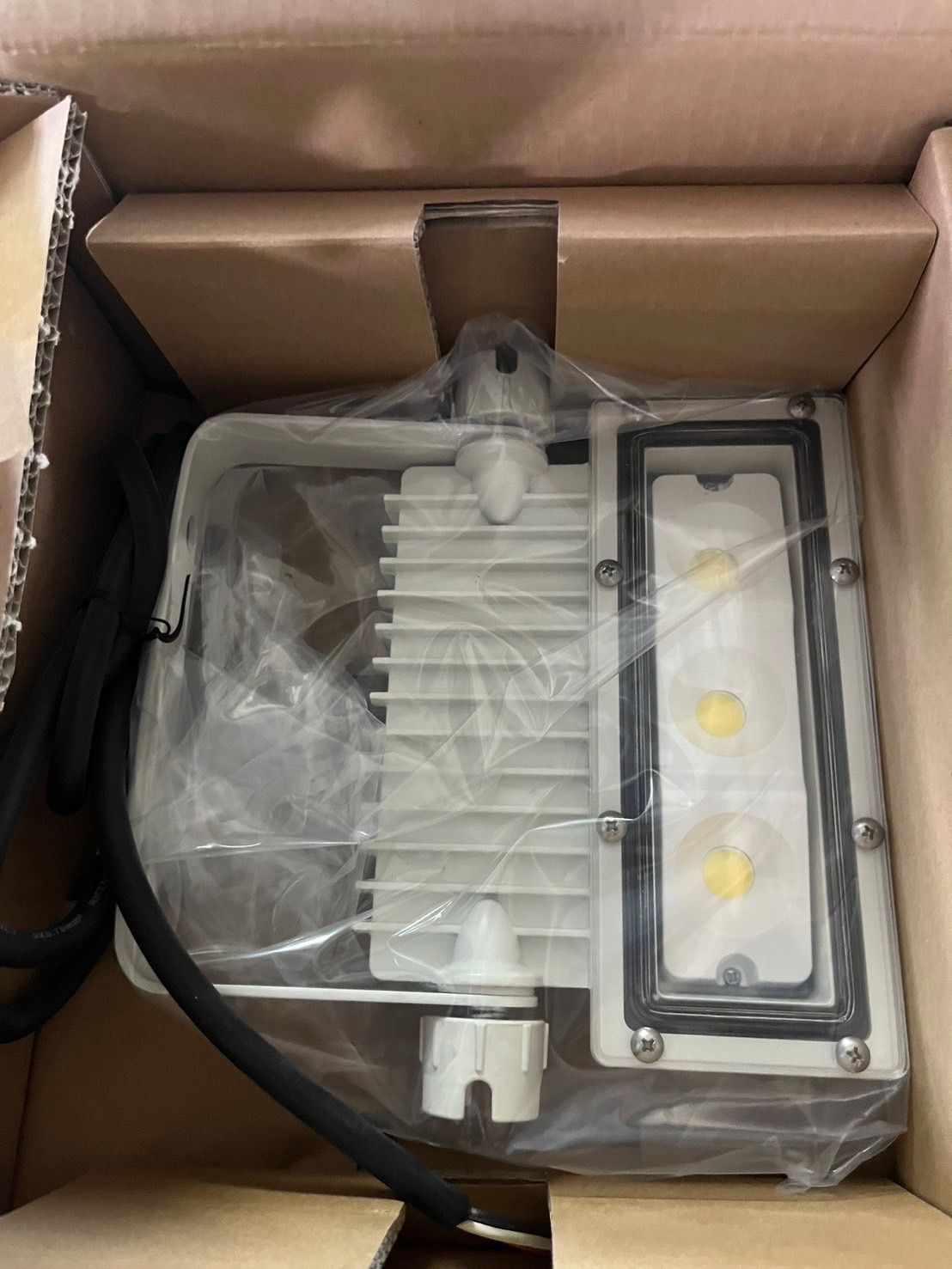 トップ アイリスオーヤマ エコハイルクス 屋外LED照明 角型投光器37W