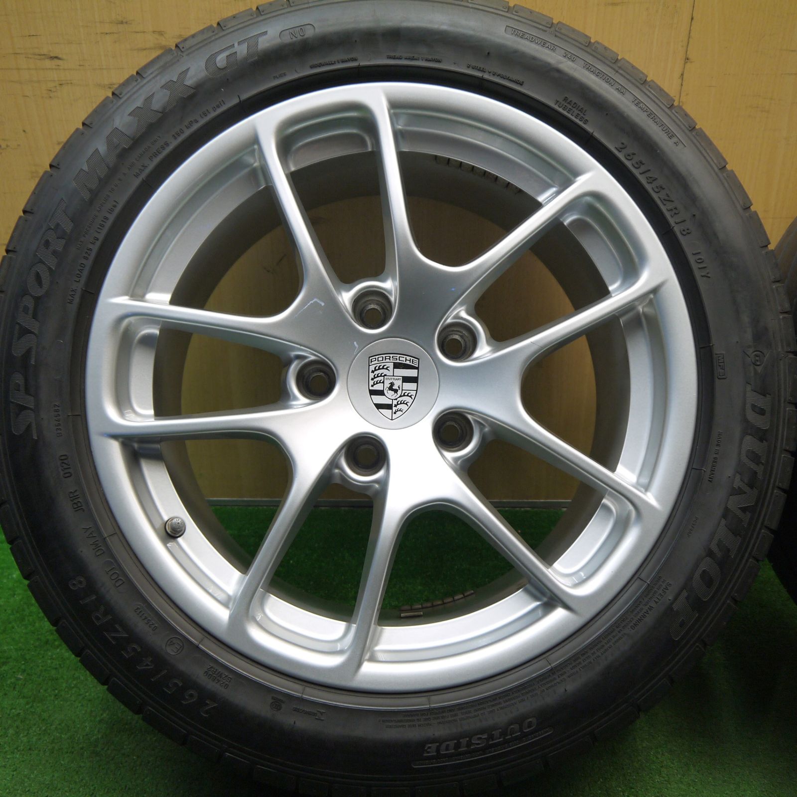 キレイ☆ポルシェ 981 ケイマン 純正 235/45R18 265/45R18