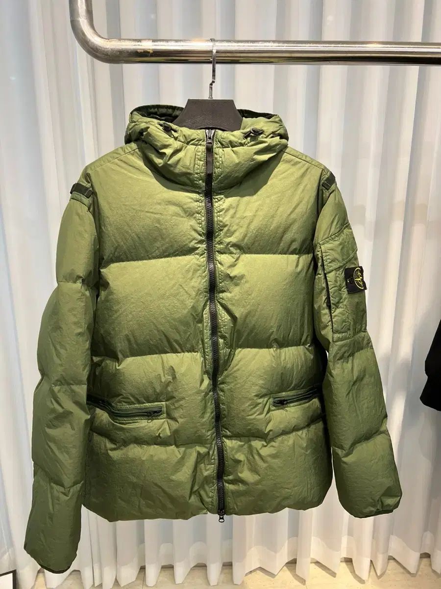 Stone Island オリーブグリーン ダウンジャケット