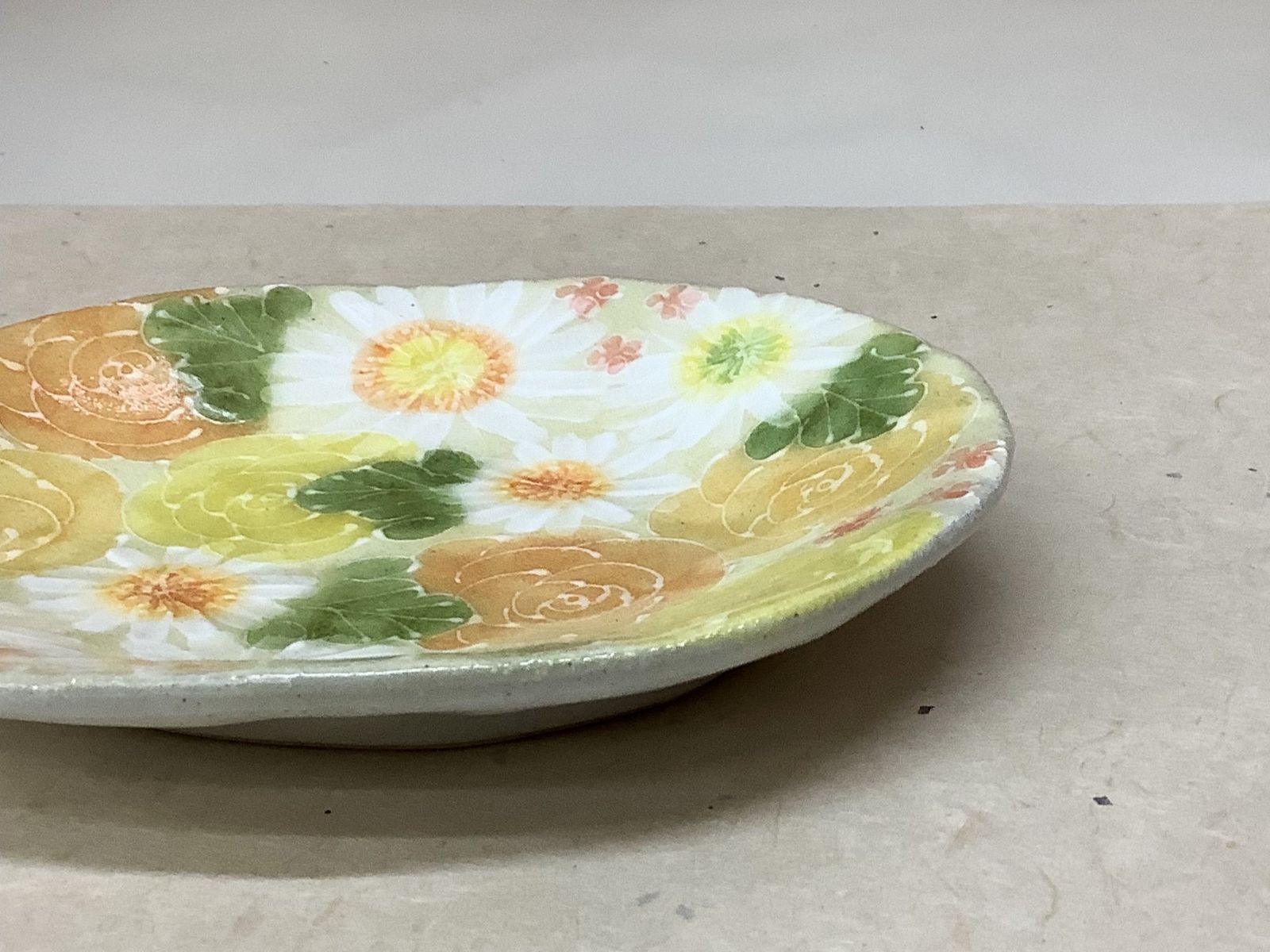 ゆずりは工房】 手描き ケーキ 皿 黄彩色絵花 現品限り 送料込み