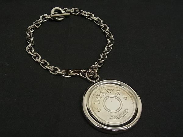 LOEWE ロエベ コインモチーフ キーホルダー バッグチャーム メンズ レディース シルバー系 DB0605